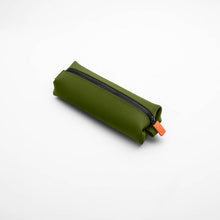 Load image into Gallery viewer, silicone Dopp kit mini
